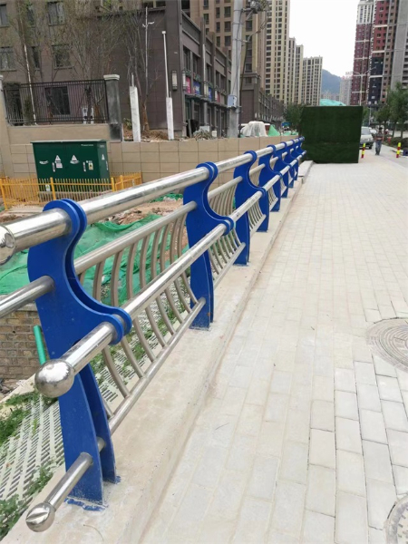 不銹鋼河道橋梁防撞護欄