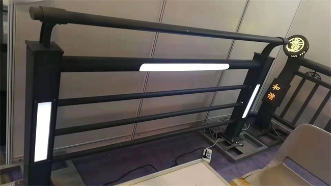 燈箱護(hù)欄廠家直供